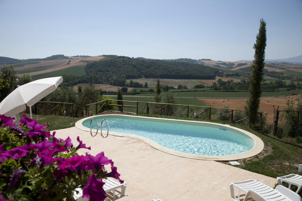 Agriturismo Podere Olivello In Val D'Orcia Монтальчино Экстерьер фото
