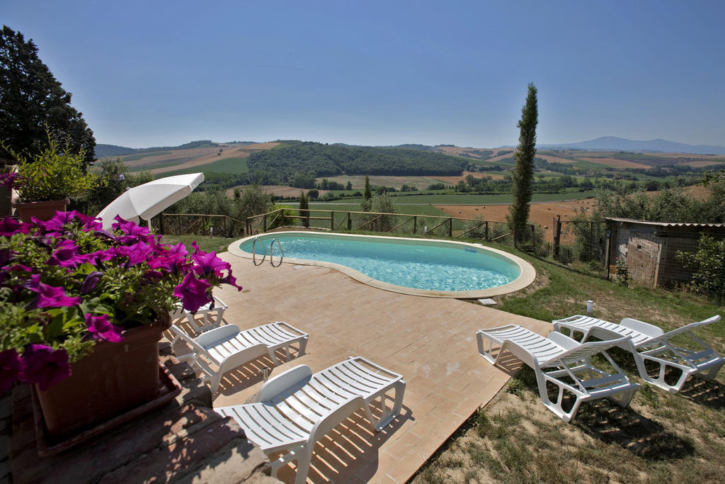Agriturismo Podere Olivello In Val D'Orcia Монтальчино Экстерьер фото